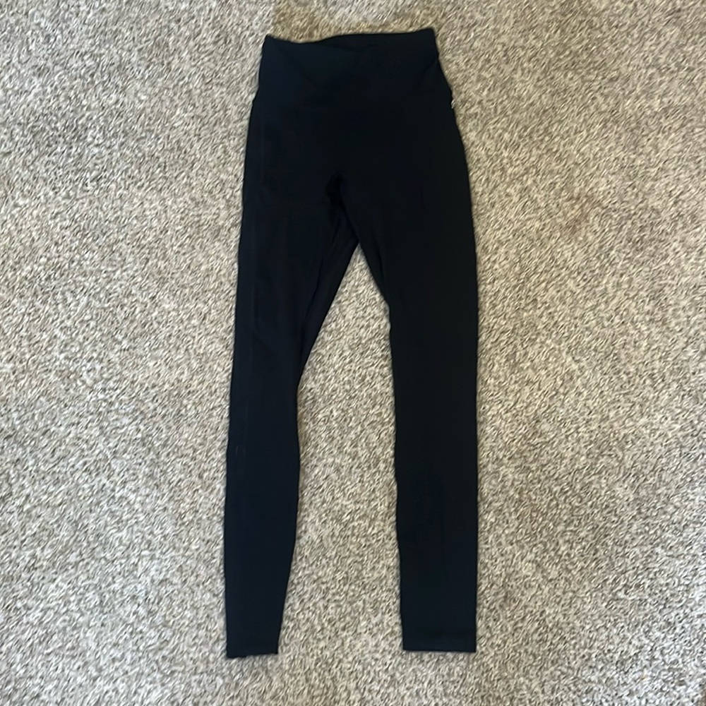 black Fabletics leggings with pockets